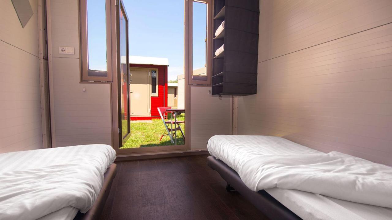 Pop-Up Hotel Songfestival Klaaswaal Esterno foto